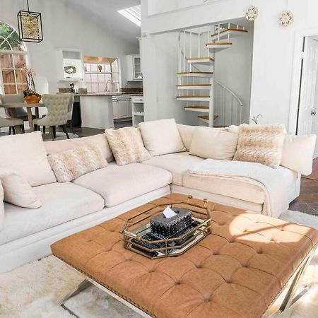 Stunning Mediterranean Mansion In Laurel Canyon Los Angeles Exteriör bild